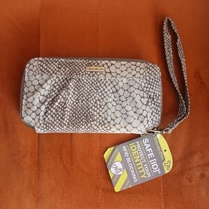 Travelon Pebble Pattern Wristlet
